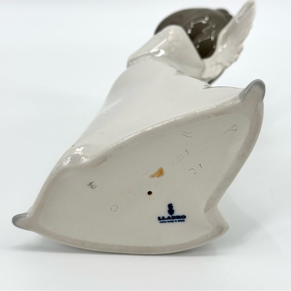 Lladro Angelic Angel Mime Glazed Porcelain Figurine - Picture 8 of 9